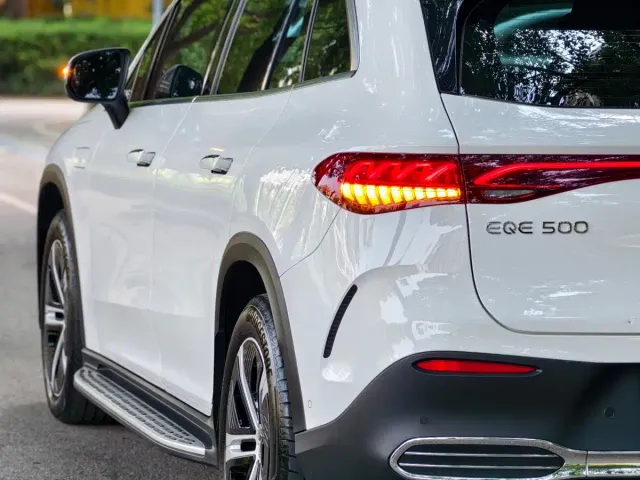 Mercedes-Benz EQE SUV — Фото автомобиля 6