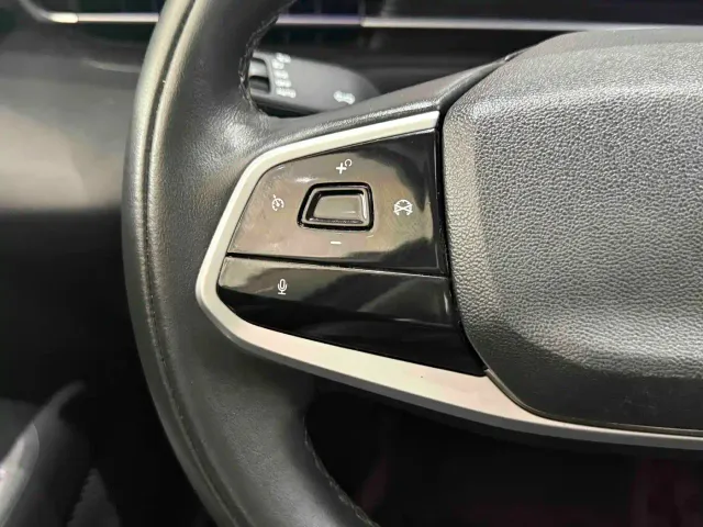 Changan Qiyuan A05 — Фото автомобиля 8