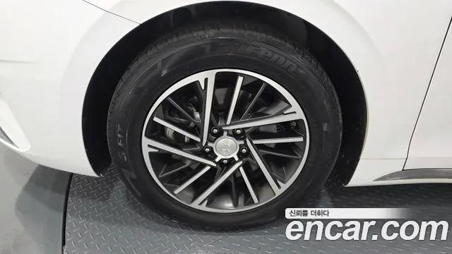 Hyundai Grandeur Новый Grandeur IG 3.0 LPi (Для проката) — Фото автомобиля 5