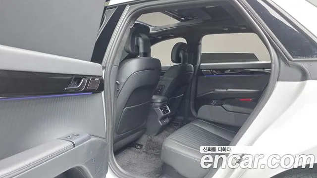 Hyundai Grandeur GN7 — Фото автомобиля 17