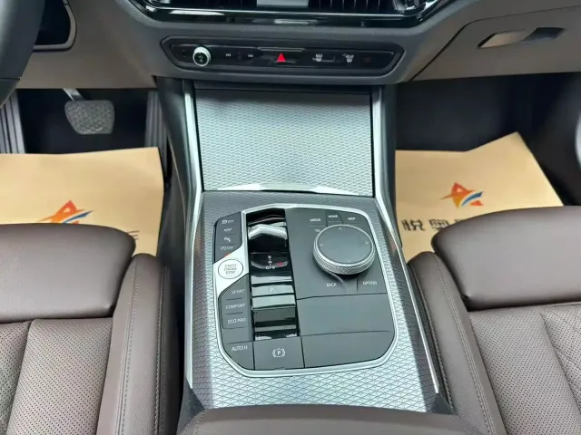 BMW 3 Series — Фото автомобиля 9