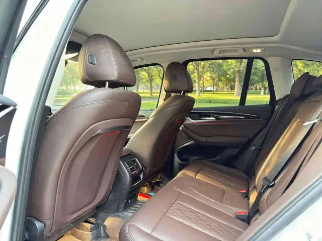 BMW X3 — Фото автомобиля 10