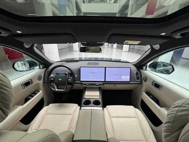 Li Auto L9 — Фото автомобиля 15
