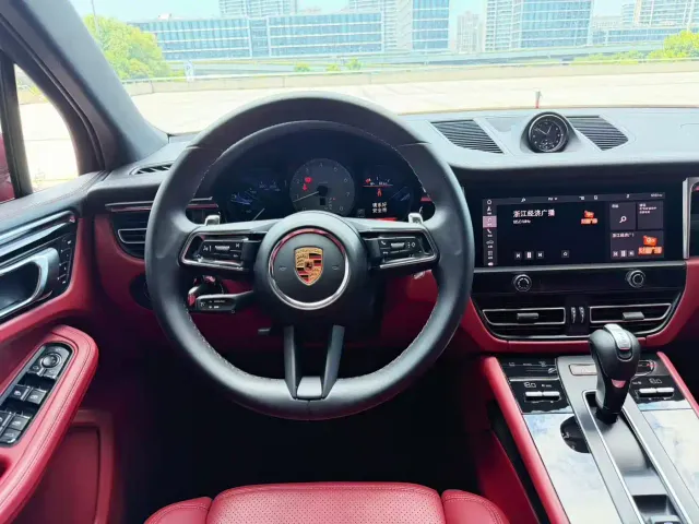 Porsche Macan — Фото автомобиля 8