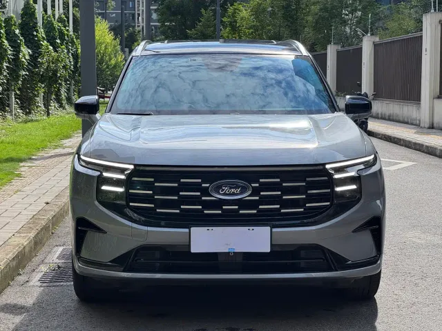 Ford Edge — Фото автомобиля 2