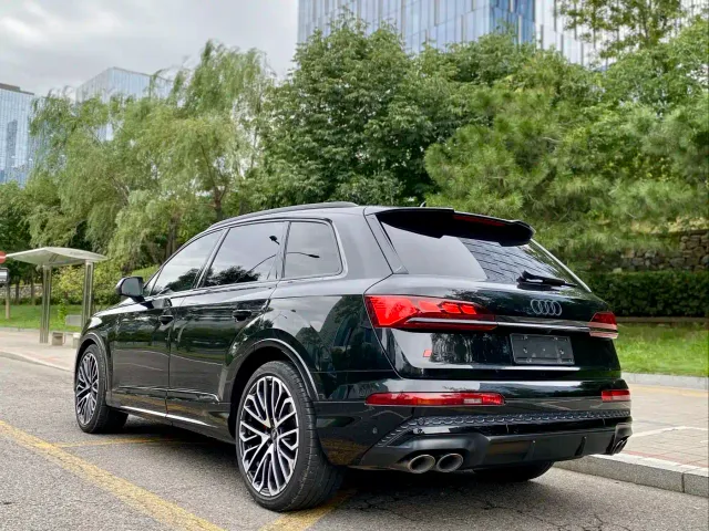 Audi SQ7 — Фото автомобиля 3