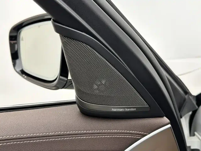 BMW 5 Series — Фото автомобиля 15
