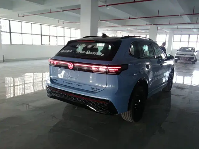 Volkswagen Tiguan L — Фото автомобиля 6