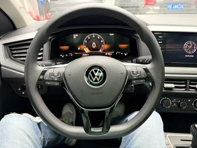 Volkswagen Polo — Фото автомобиля 9