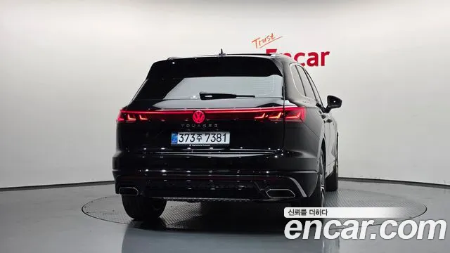 Volkswagen Touareg — Фото автомобиля 4