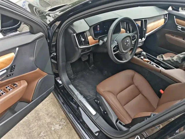 Volvo S90 — Фото автомобиля 20