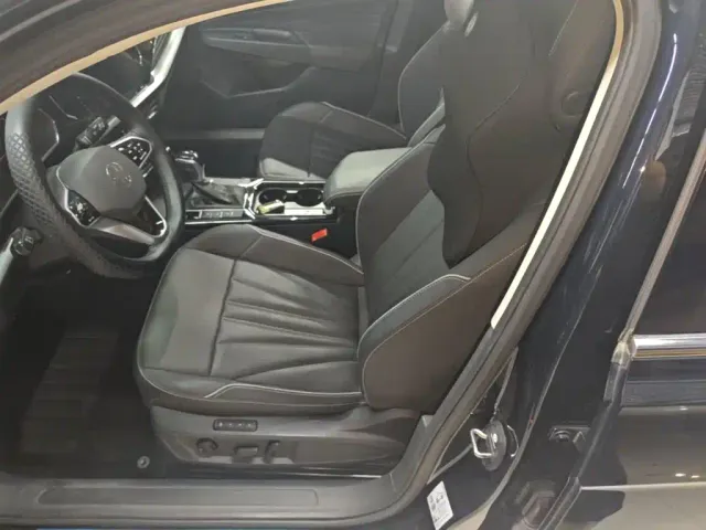 Volkswagen Passat — Фото автомобиля 14
