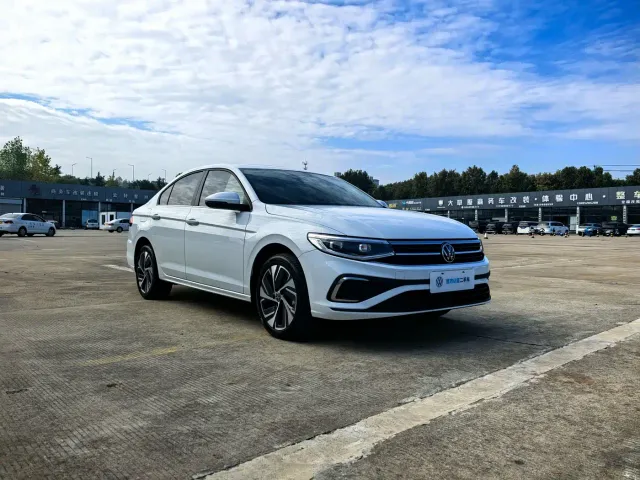 Volkswagen Bora — Фото автомобиля 3