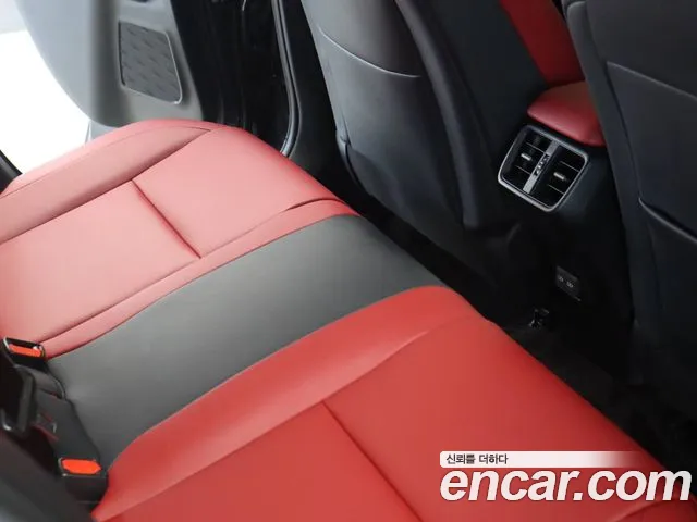 Lexus UX — Фото автомобиля 13