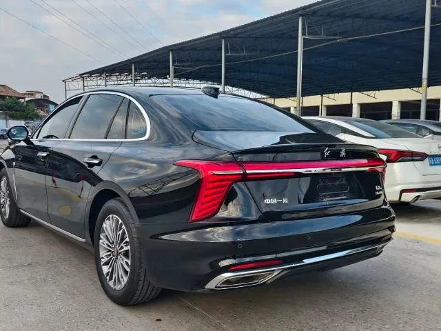 Hongqi H5 — Фото автомобиля 14