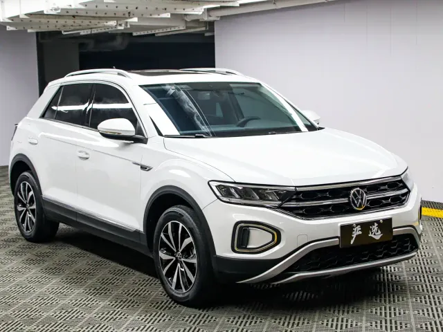 Volkswagen T-Roc — Фото автомобиля 3