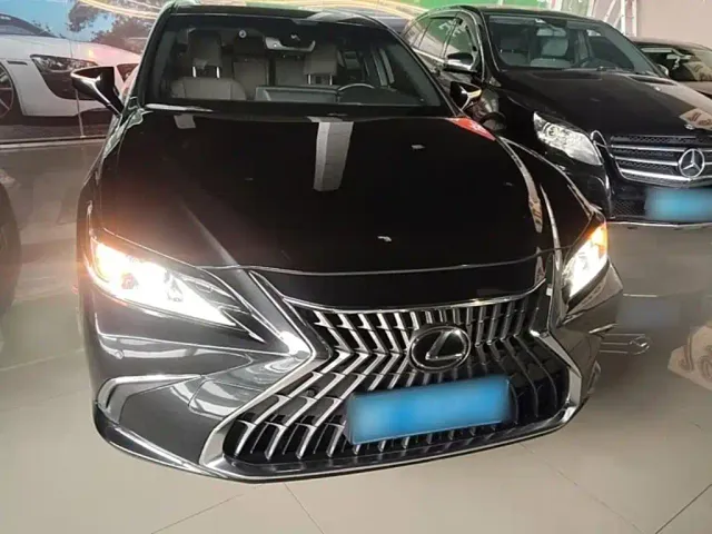 Lexus ES — Фото автомобиля 2