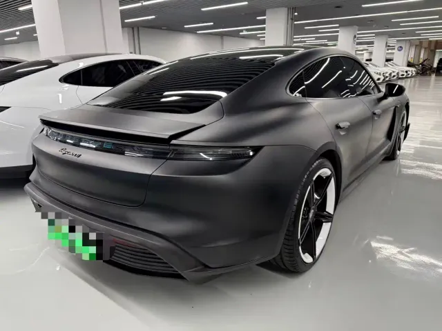 Porsche Taycan — Фото автомобиля 7