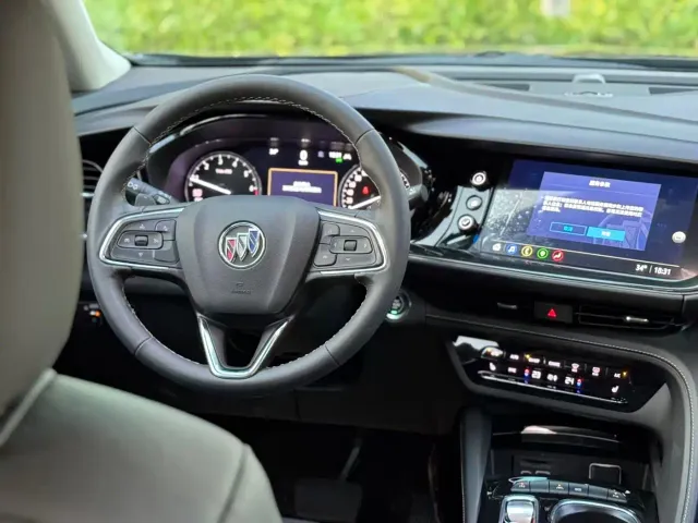 Buick Envision S — Фото автомобиля 11