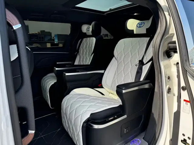 Toyota Granvia — Фото автомобиля 12
