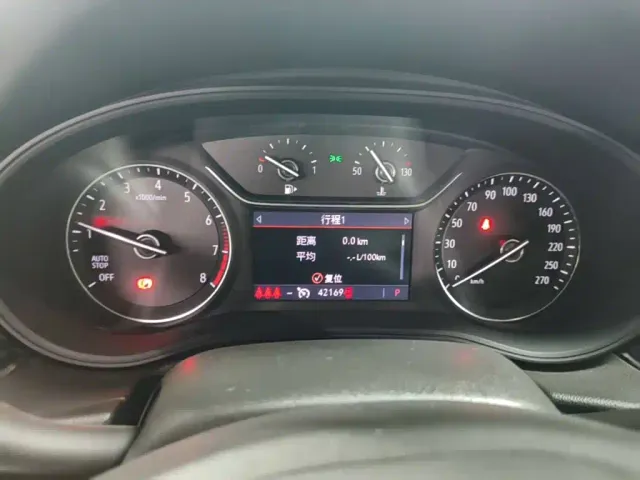 Buick Regal — Фото автомобиля 11