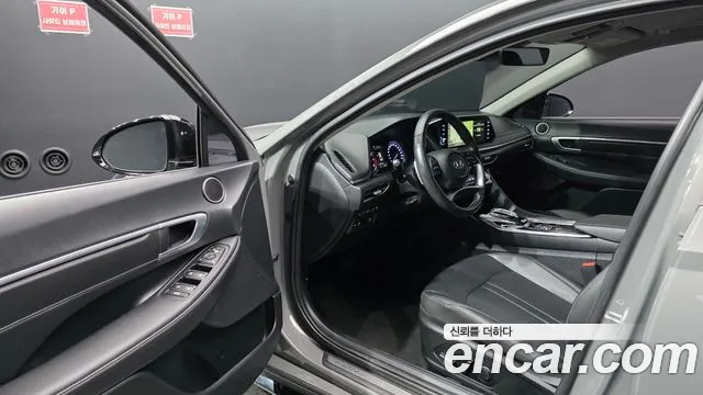 Hyundai Sonata — Фото автомобиля 10