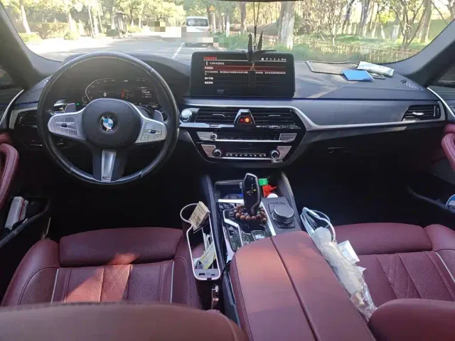 BMW 5 Series — Фото автомобиля 5