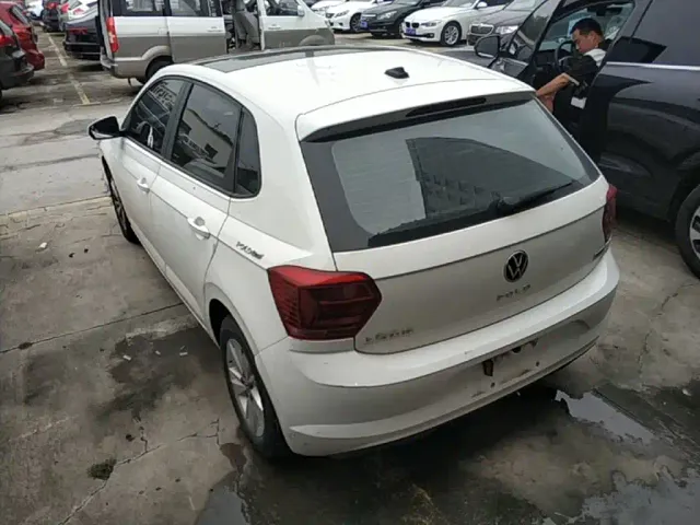 Volkswagen Polo — Фото автомобиля 4