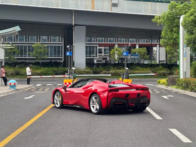 Ferrari SF90 — Фото автомобиля 12
