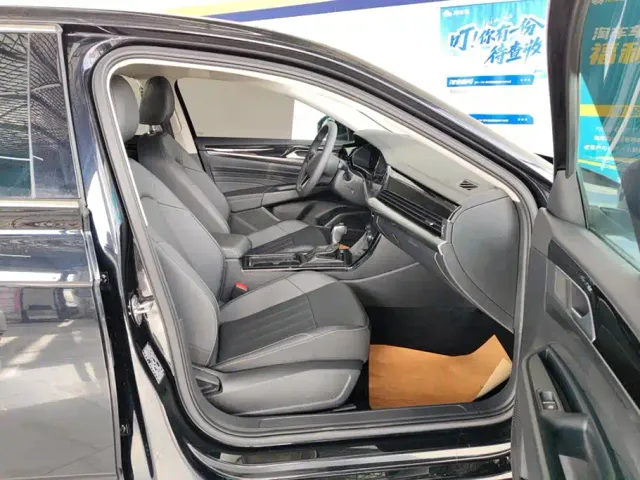 Volkswagen Passat — Фото автомобиля 8
