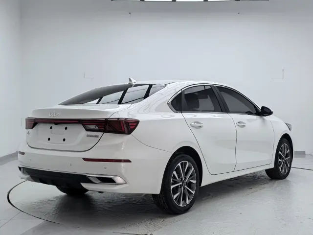Kia K3 — Фото автомобиля 4