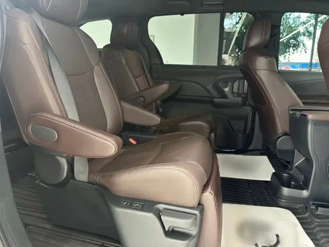 Toyota Granvia — Фото автомобиля 6