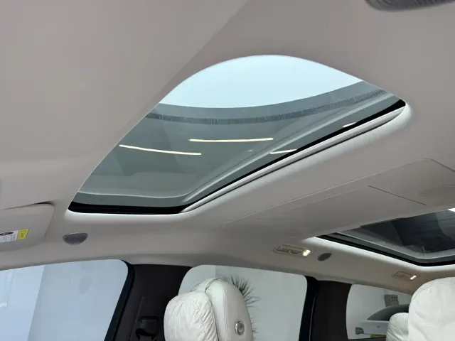 Li Auto MEGA — Фото автомобиля 20