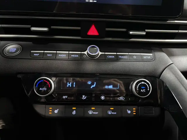 Hyundai Elantra — Фото автомобиля 14