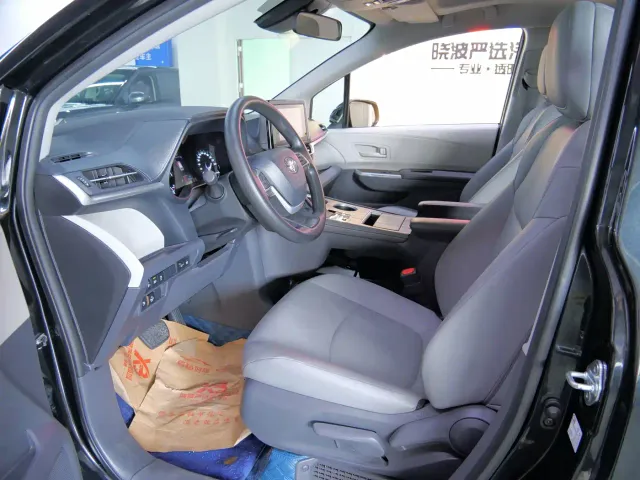 Toyota Granvia — Фото автомобиля 8
