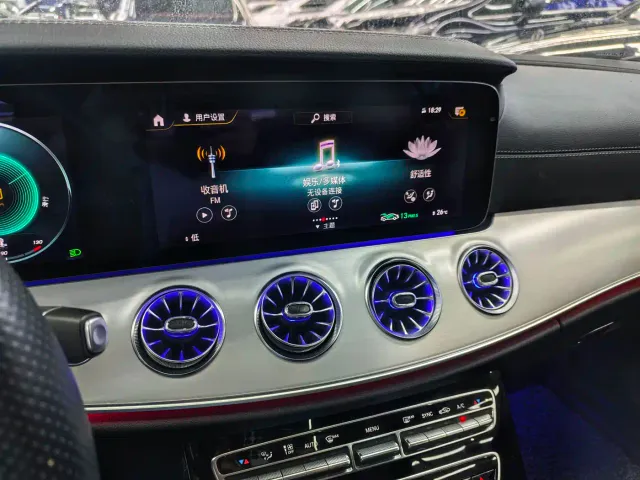 Mercedes-Benz E-Class — Фото автомобиля 11