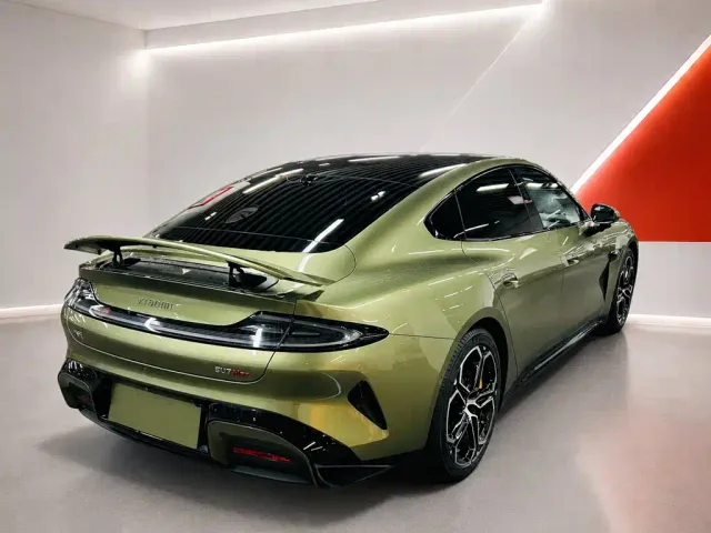Xiaomi SU7 — Фото автомобиля 4