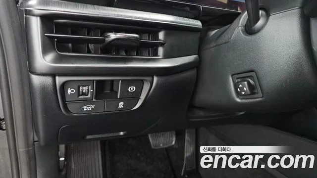Hyundai Grandeur Grandeur (GN7) 3.5 Бензин 4WD — Фото автомобиля 16