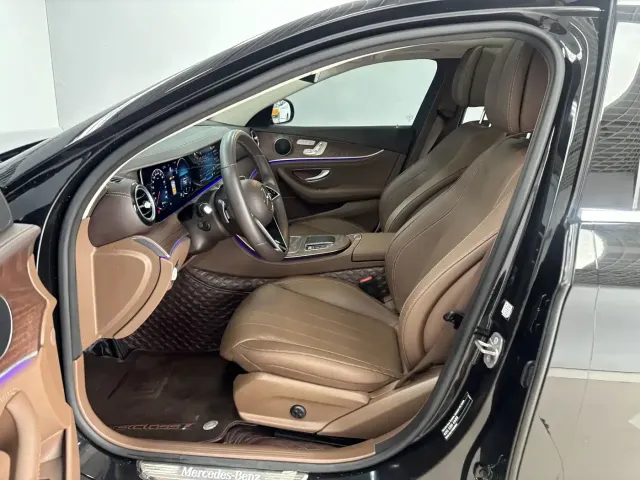Mercedes-Benz E-Class — Фото автомобиля 12