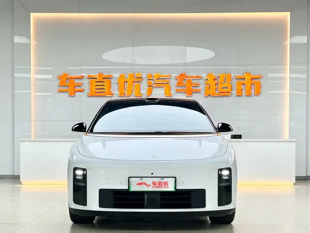 Li Auto i6 — Фото автомобиля 3