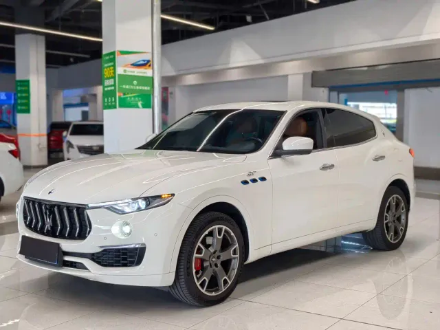 Фотография автомобиля — Maserati Levante