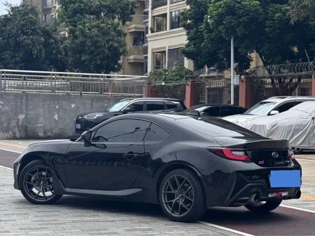 Subaru BRZ — Фото автомобиля 2