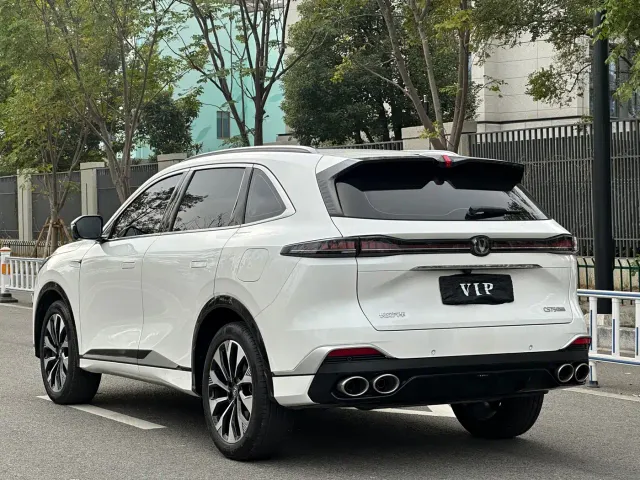 Changan CS75 Plus — Фото автомобиля 16