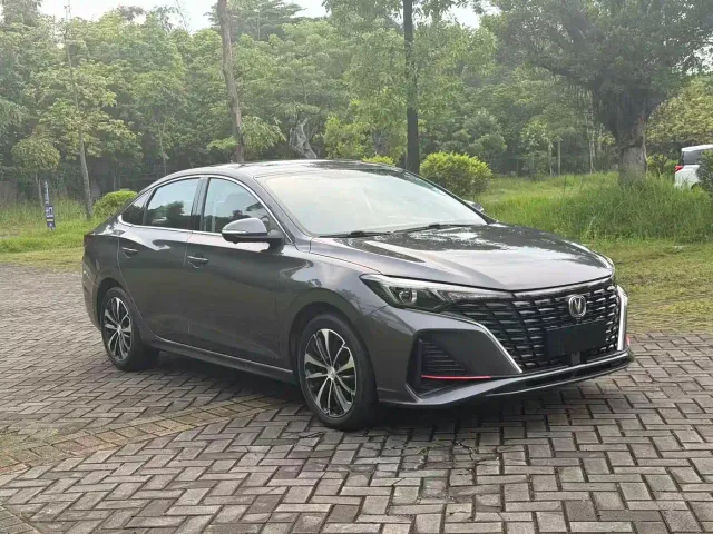 Changan Eado — Фото автомобиля 3