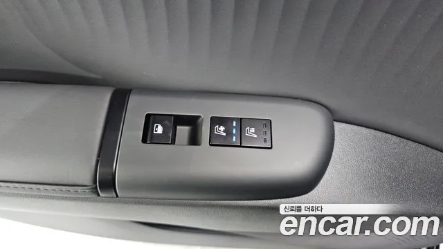 Hyundai Grandeur Grandeur (GN7) 3.5 Бензин 4WD — Фото автомобиля 28