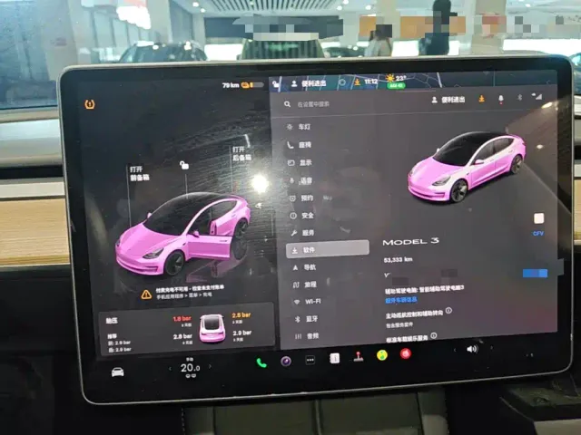 Tesla Model 3 — Фото автомобиля 11