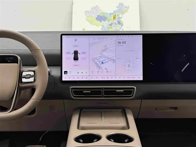 Li Auto MEGA — Фото автомобиля 12