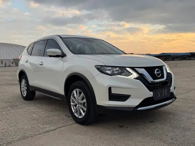 Nissan X-Trail — Фото автомобиля 2