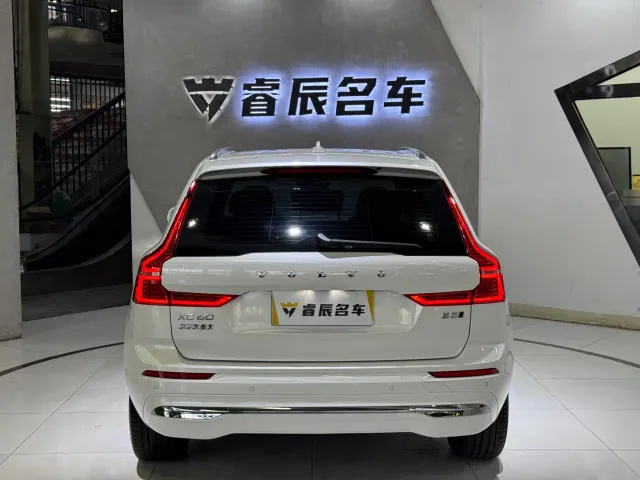 Volvo XC60 — Фото автомобиля 10