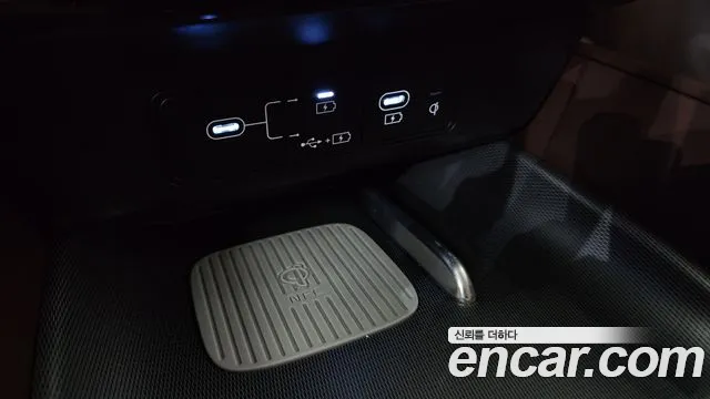 Hyundai Grandeur Grandeur (GN7) 2.5 Бензин 2WD — Фото автомобиля 28